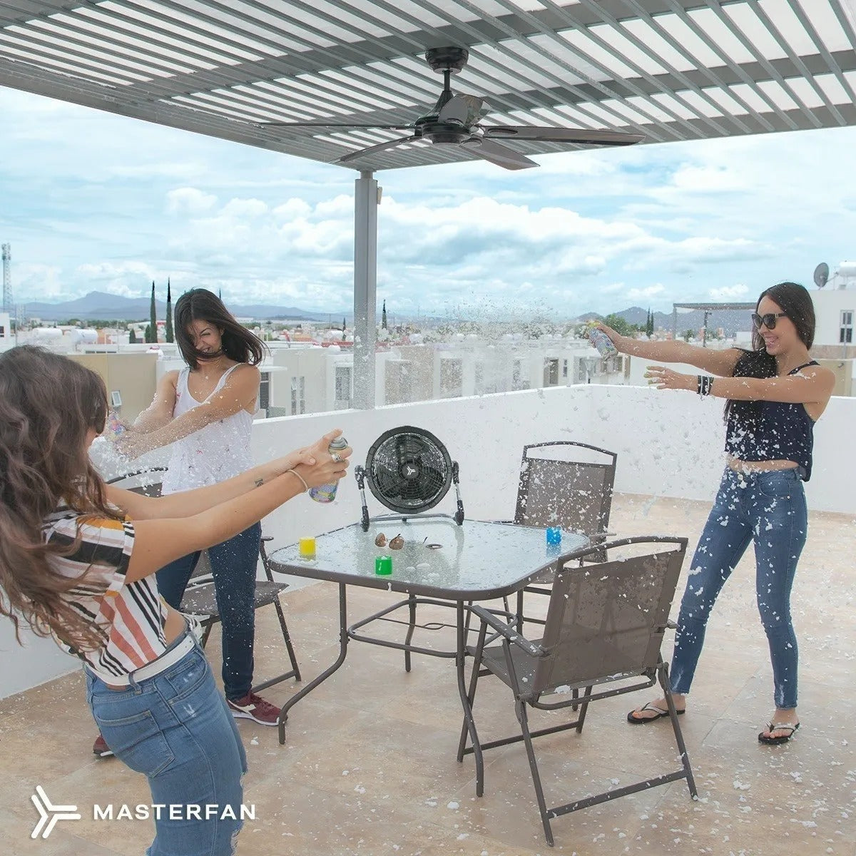 Ventilador De Piso Pocket 12" Con Power Bank Recargable